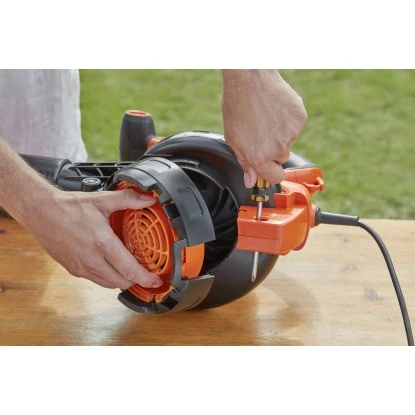 Black & Decker Black+Decker 3-in-1 Elektro-Laubsauger Und Bläser BEBLV301 3.000 W 17 Black & Decker Black+Decker 3-in-1 Elektro-Laubsauger Und Bläser BEBLV301 3.000 W – Bild 17